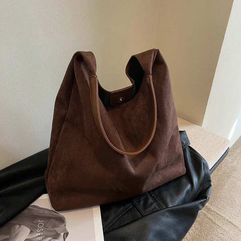 OMNIYA™ | Borsa Hobo in pelle scamosciata