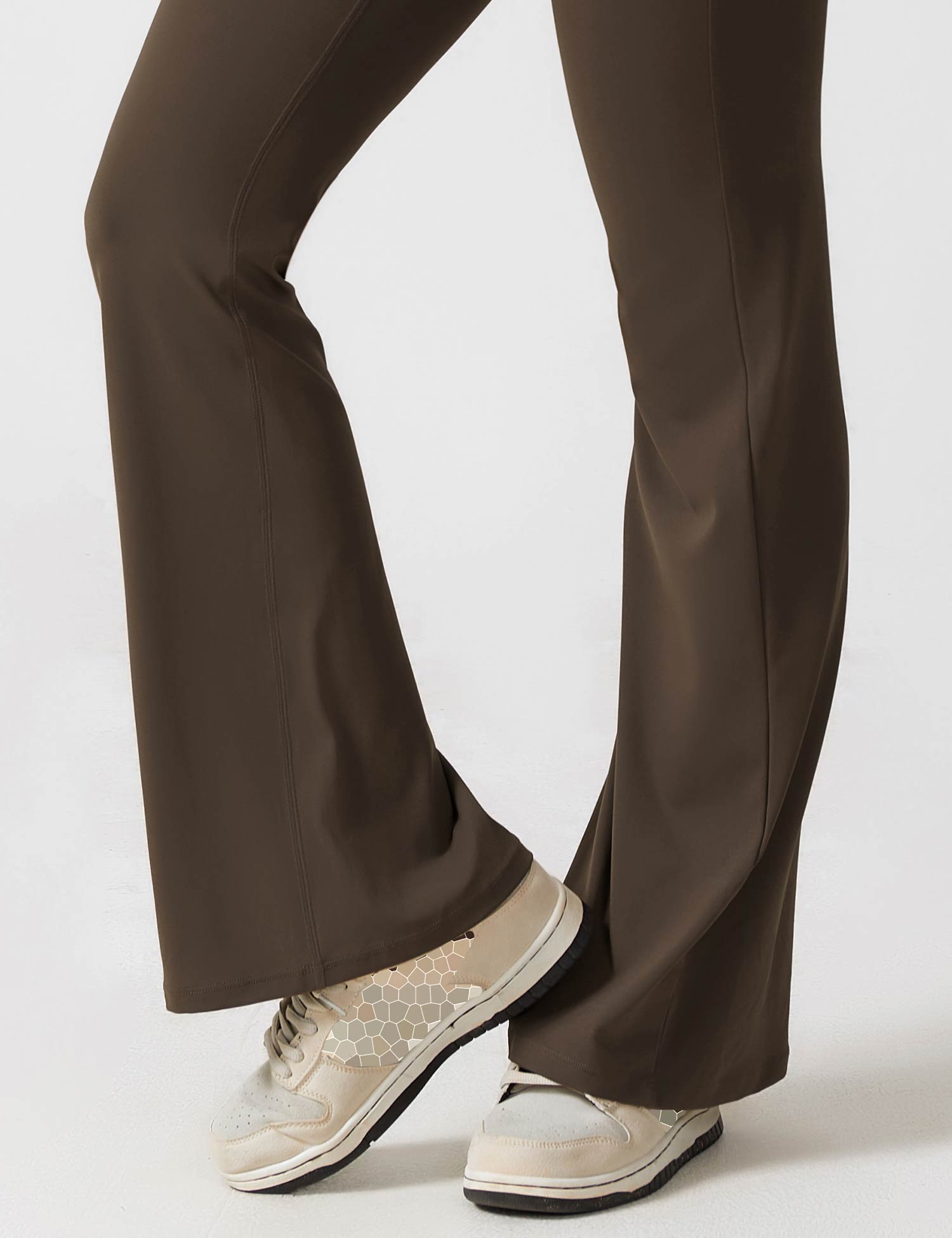 OMNIYA™ | Tuta Flared con V-Scollo