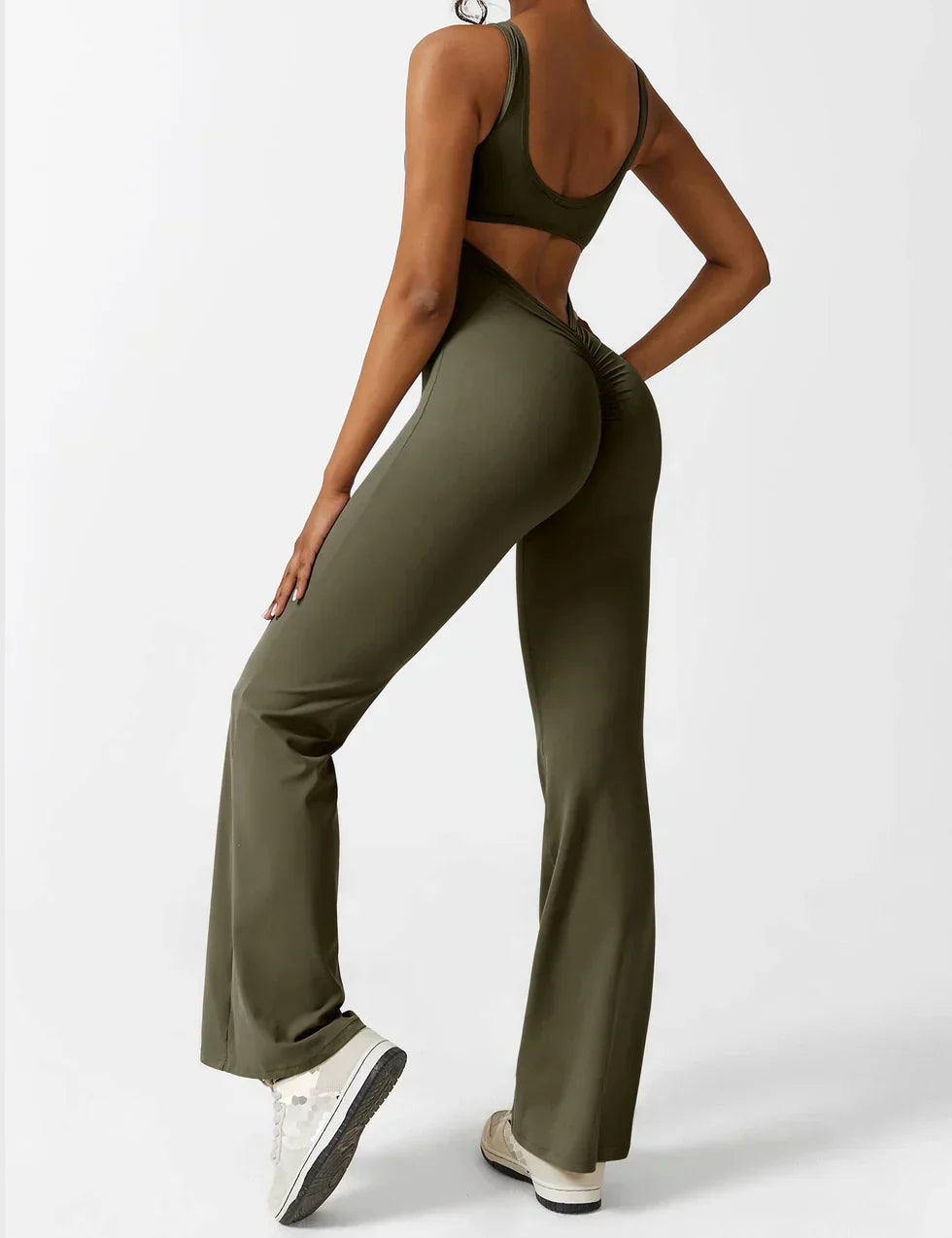 OMNIYA™ | Tuta Flared con V-Scollo