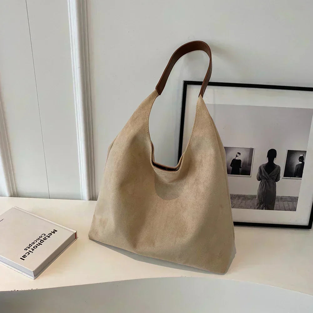 OMNIYA™ | Borsa Hobo in pelle scamosciata