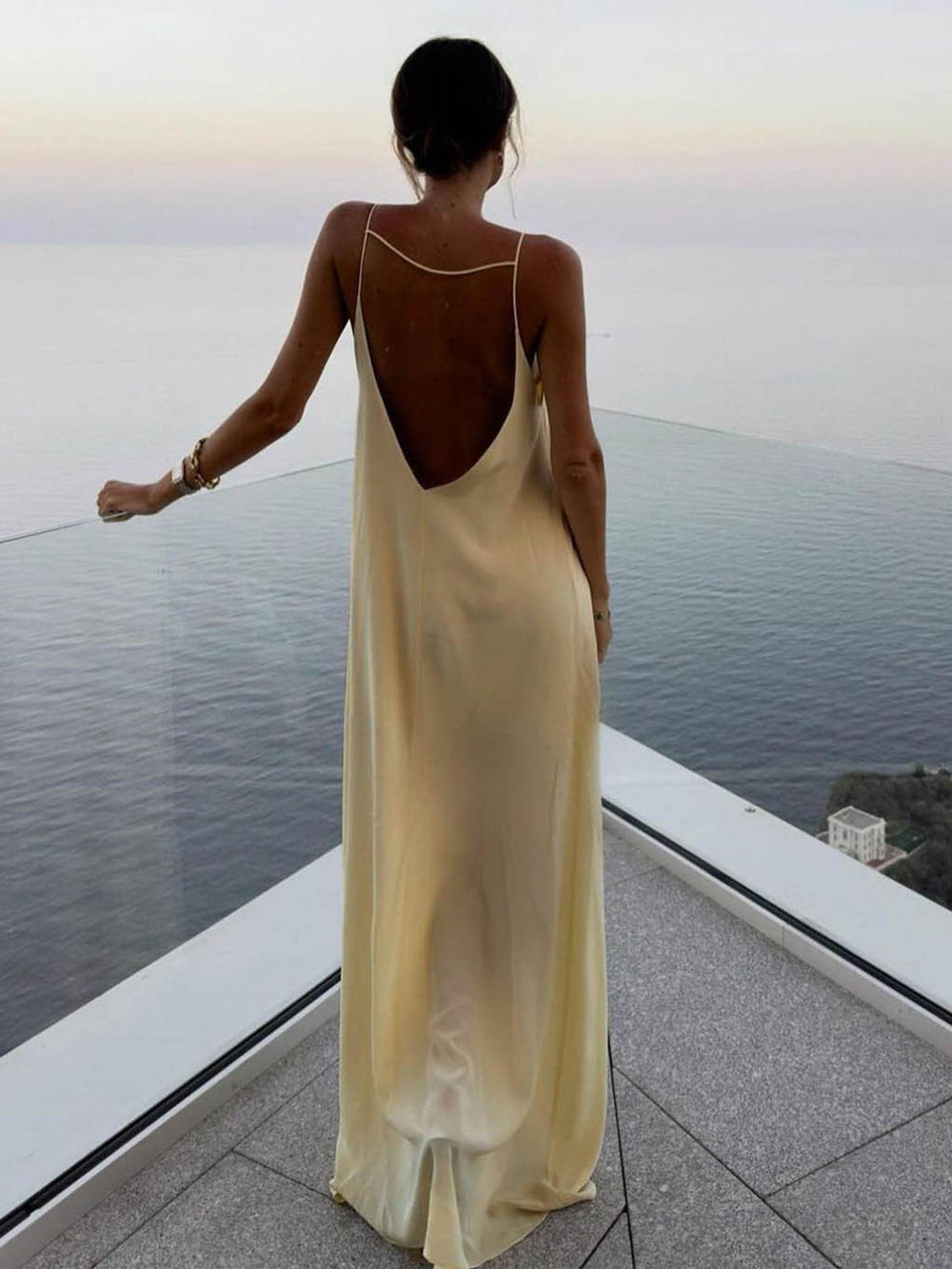 OMNIYA™ | Elegante Vestito Senza Schiena