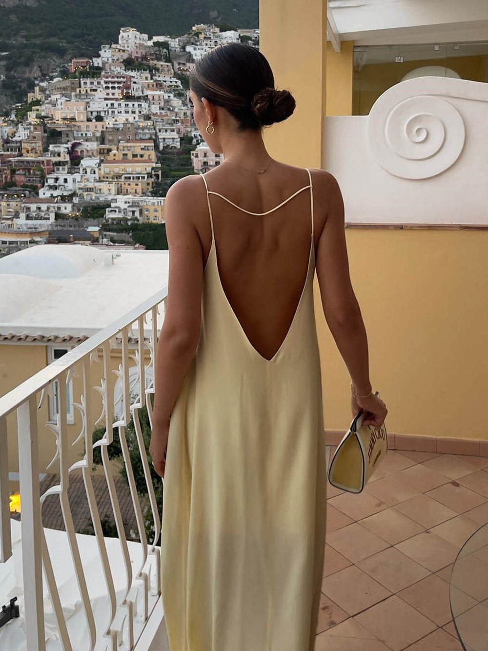 OMNIYA™ | Elegante Vestito Senza Schiena