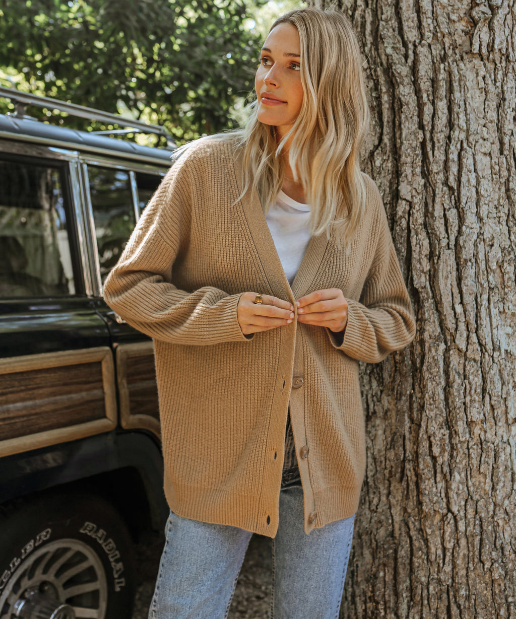 OMNIYA™ | Cardigan Elegante con Bottoni