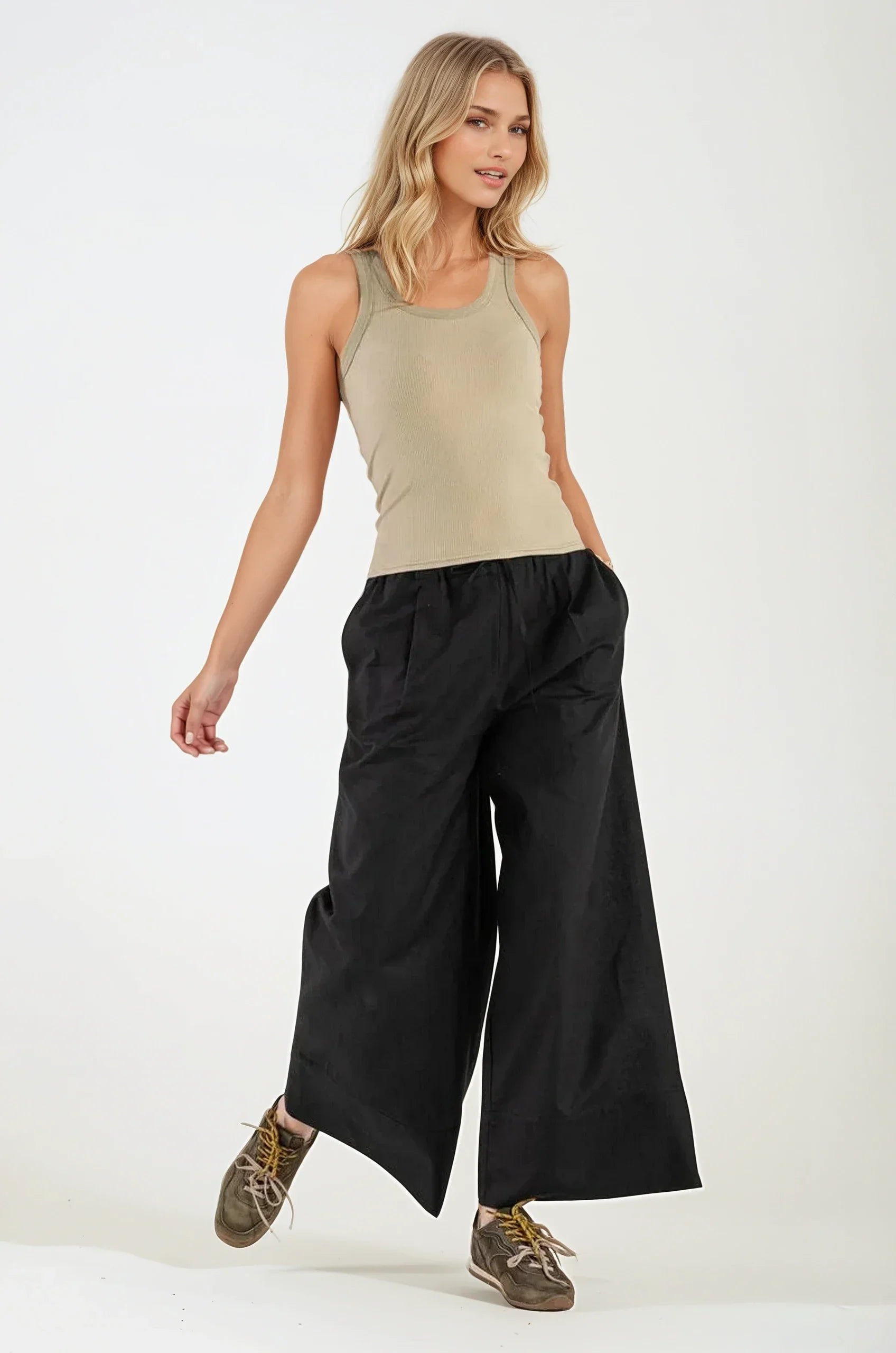 OMNIYA™ | Pantalone Nero con Laccio in Vita