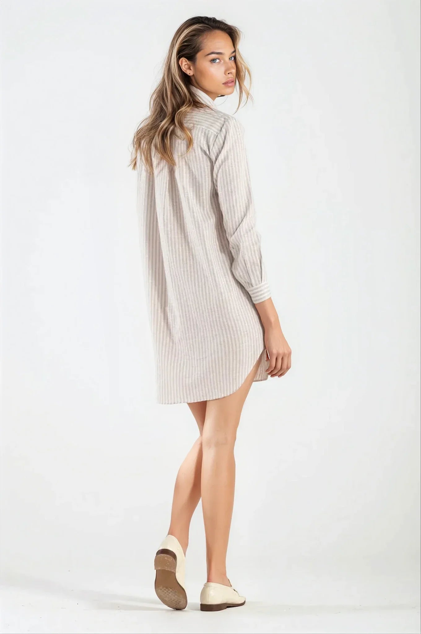 OMNIYA™ | Camicia Abito in Lino Beige